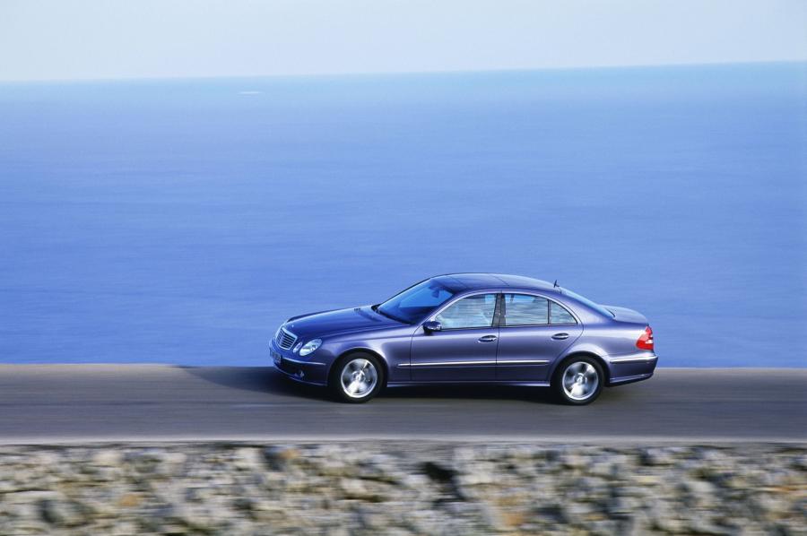  Mercedes-Benz E-Class 2002 года  (фото 446 из 448)
